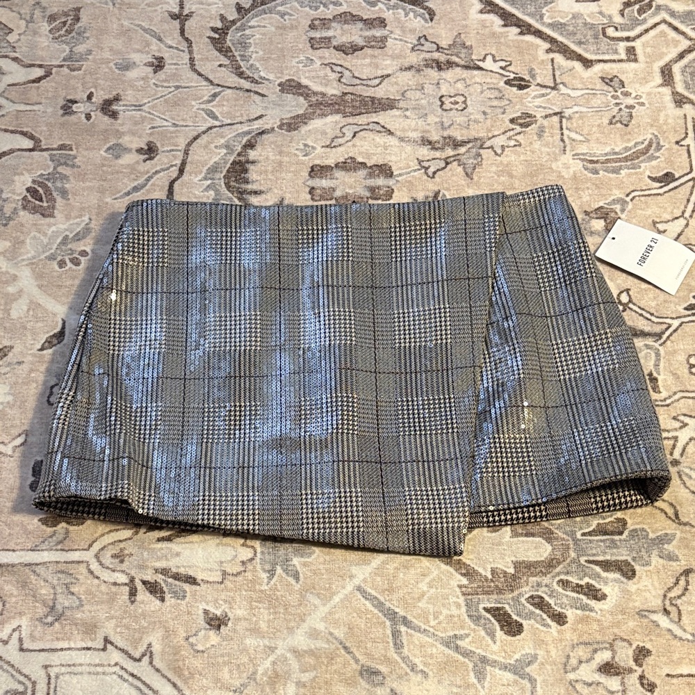 Forever 21 Gray Plaid sequenced Mini Skirt size medium NWT